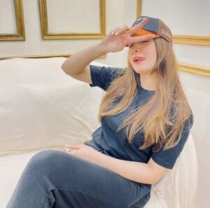 Escorts in Shahrah-e-Faisal Karachi